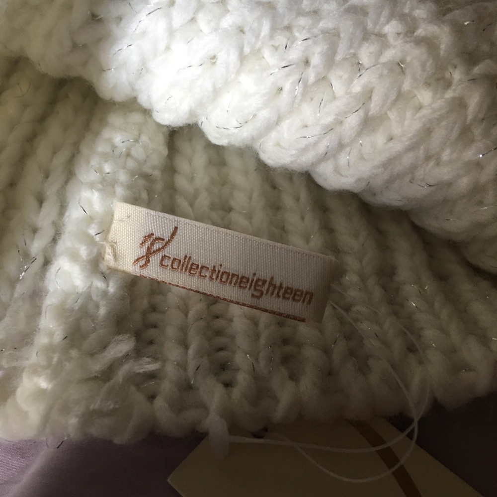 Ivory knit cap - Picture 3 of 4